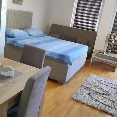 Stan Na Dan Valentina Apartment Loznica Exterior photo